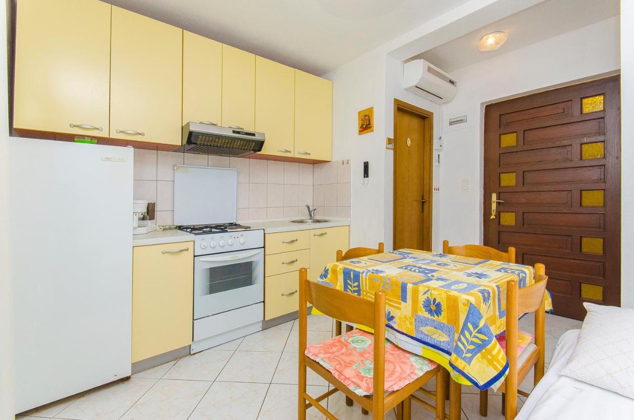 Apartments By The Sea Pisak, Omis - 2802 Exterior foto